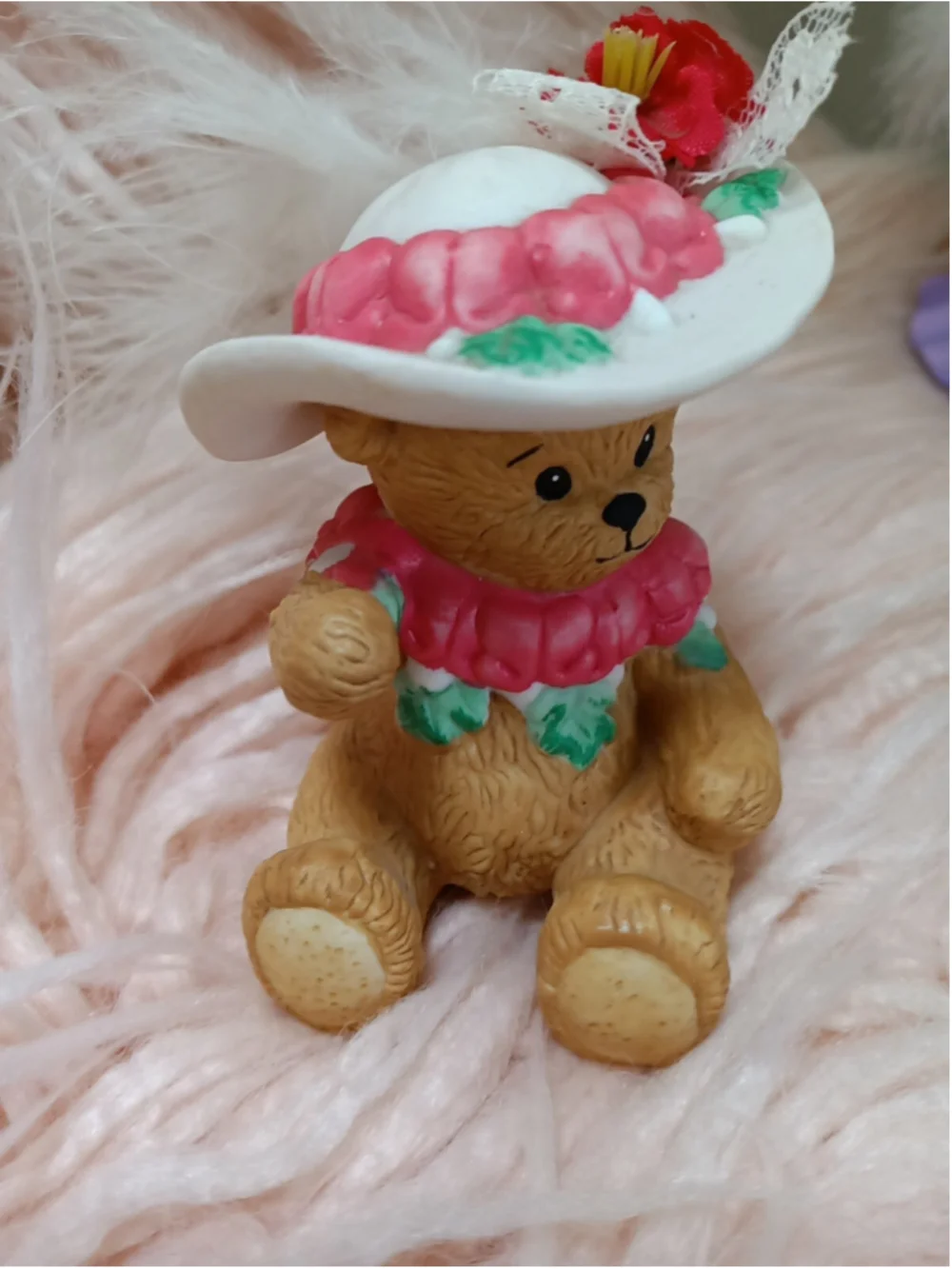 Sandy Bleeding Heart 1995 Chapeau Noelle Lucy Red Flowers White Hat Lace Feather - Picture 2 of 12